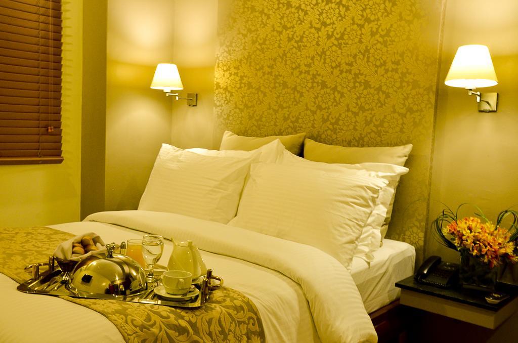 Pghi Hotel Кесон-Сіті Екстер'єр фото