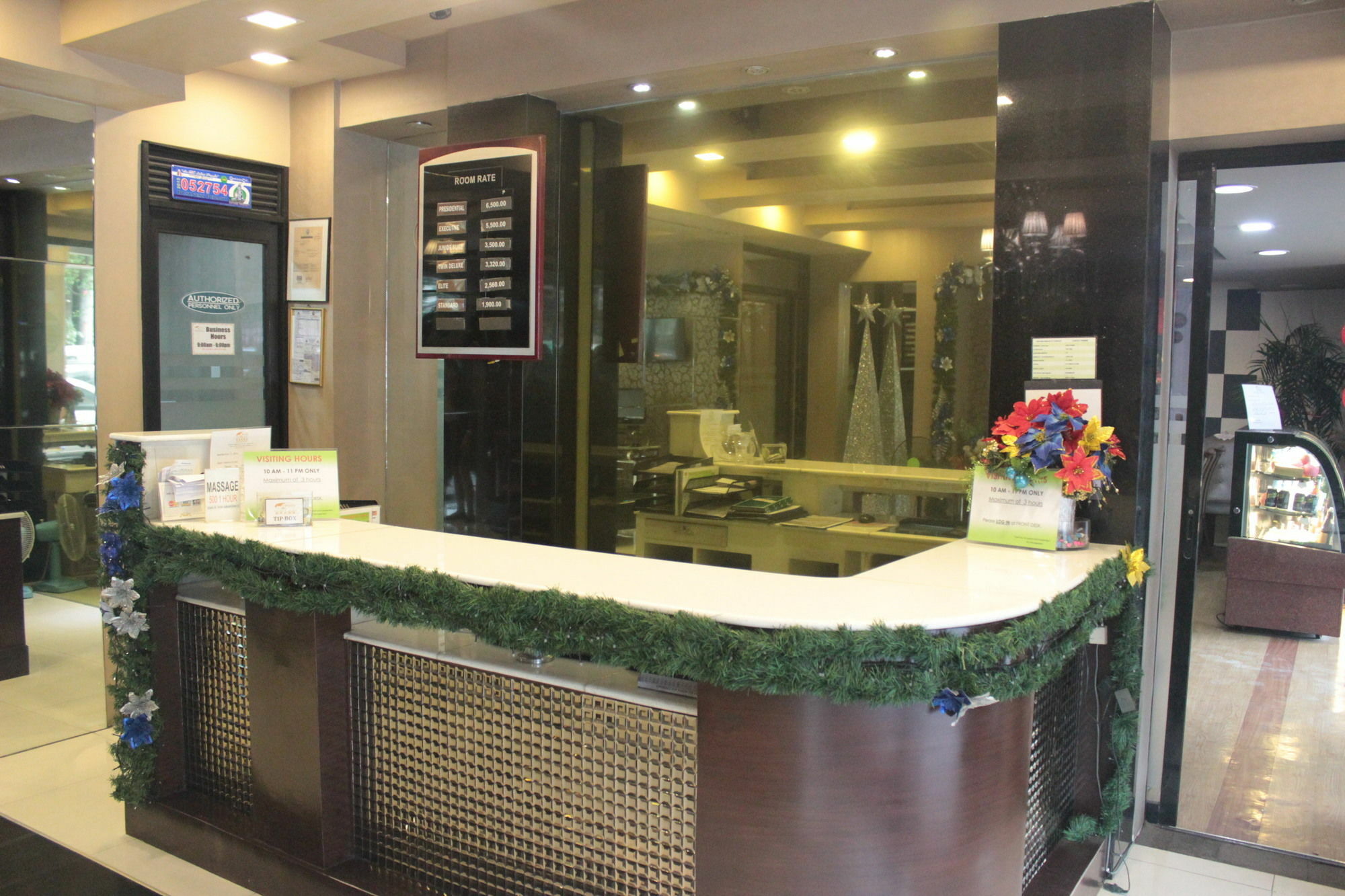 Pghi Hotel Кесон-Сіті Екстер'єр фото